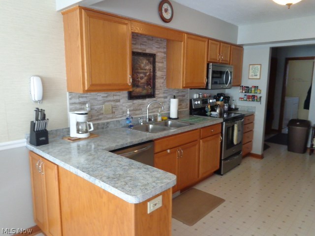 Ravine Blvd - Residential