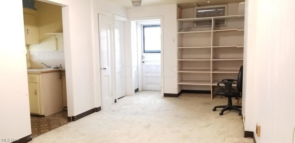 Halls Sub - Residential Lease