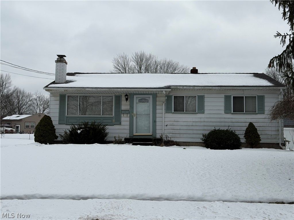 Photo of 1405 Gypsy Lane, Niles, OH 44446 (MLS # 5186476)