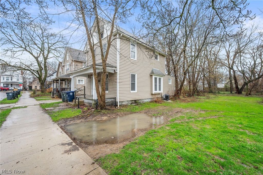 Photo of 244 Power Street, Akron, OH 44304 (MLS # 5199363)