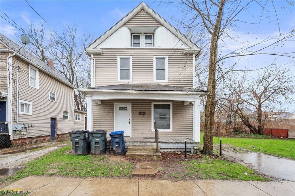 Photo of 244 Power Street, Akron, OH 44304 (MLS # 5199363)