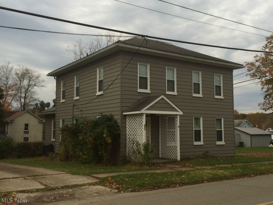 Beautifully maintained 4 to 5 bedroom home on nice corner lot!  Looking for large kitchen, this is it! Beautifully updated wood cabinets  with newer countertops and laminate flooring. Updates include Newer windows, insulation, wiring, 200 amp elec. service,  insulated front and rear doors, deck and fencing in past 10 yrs. Updated baths too! Move right in!!