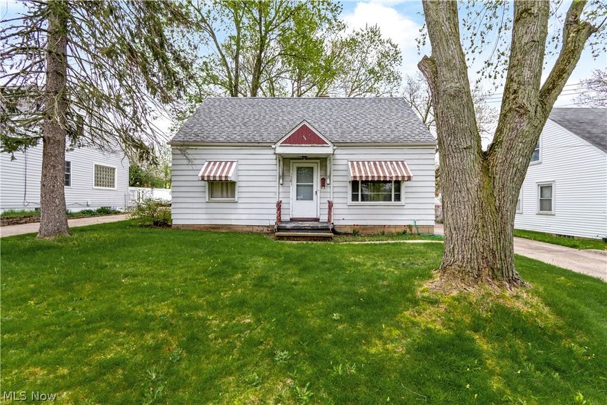 3-bedroom 1 bath cape. This home features 2 bedrooms and a full bath on the first floor. On the second floor, you'll find a large master. Full basement, nice yard, and a 1-car garage.