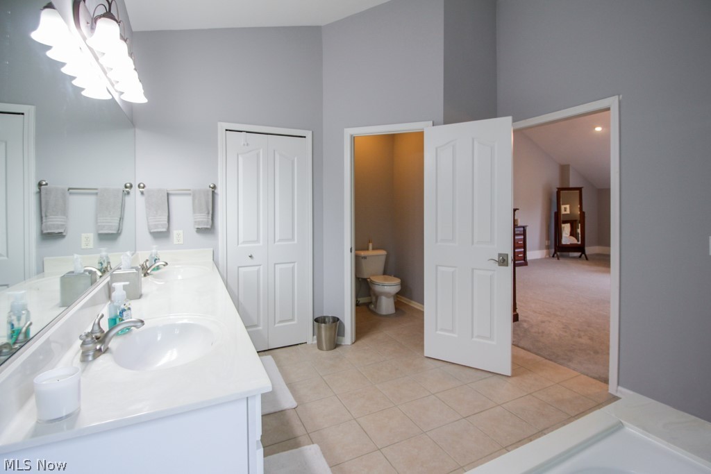 Lakes of Aurora - Residential