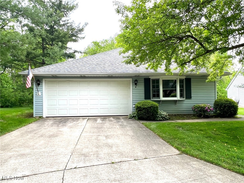 140 Burlington Oval Drive, Chardon, Ohio image 32