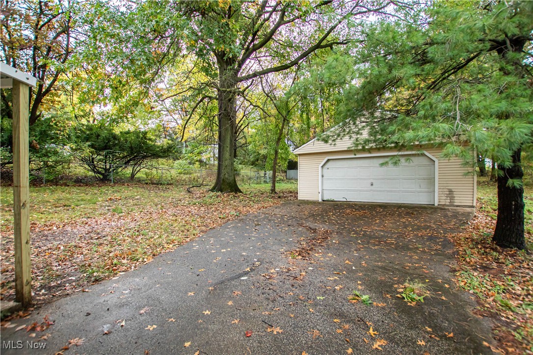 12303 Sunset Drive, Garfield Heights, Ohio image 3