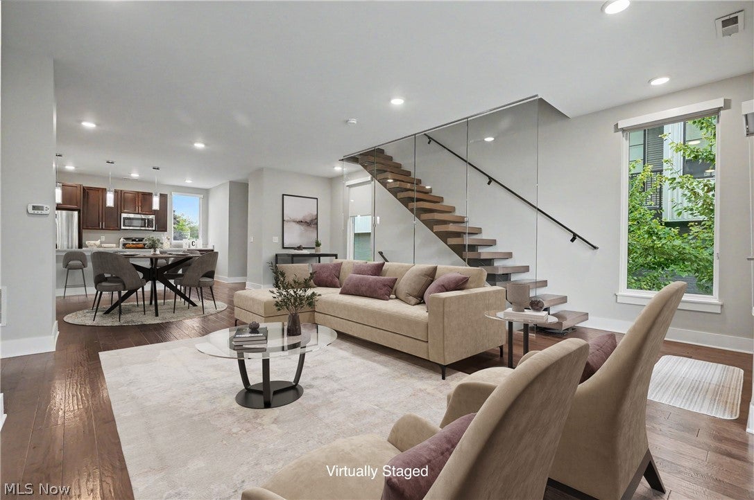1262 W 70th Street