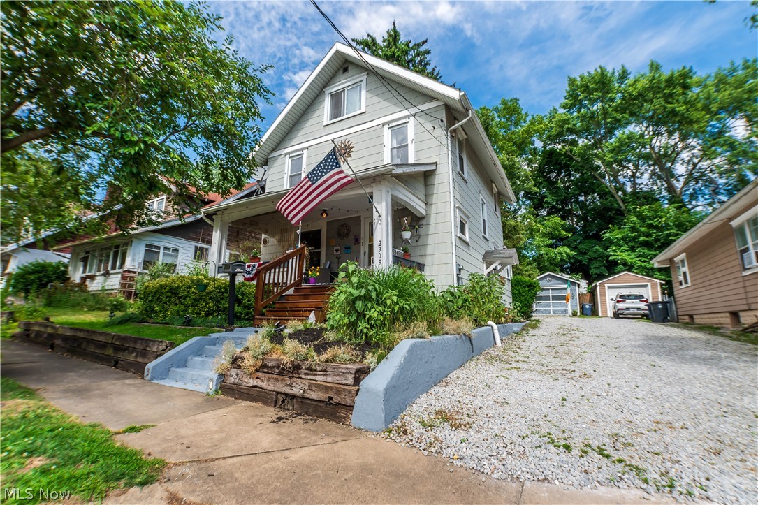 Discover the charm of 2309 14th St SW in Kenmore! This cozy 3-bedroom, 1.5-bathroom home has so much to offer! Don't miss the amazing front porch, perfect for enjoying morning coffee or watching the sunset. Outside, the serene backyard boasts a fire pit and patio, ideal for gatherings. Conveniently located near schools and parks, this suburban gem is waiting to welcome you home. Schedule your showing today!