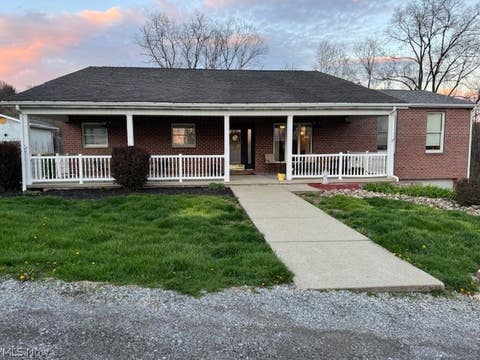 Homes For Sale - 279 Virginia Street<br/> Wellsburg, WV 26070