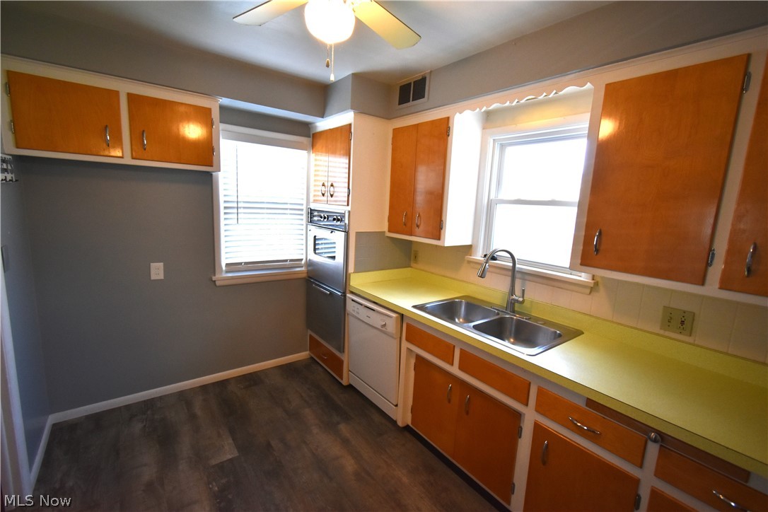 Rooss - Residential Lease