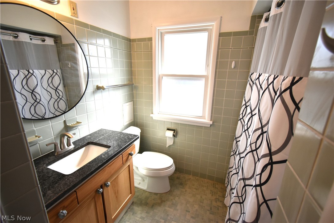 Rooss - Residential Lease