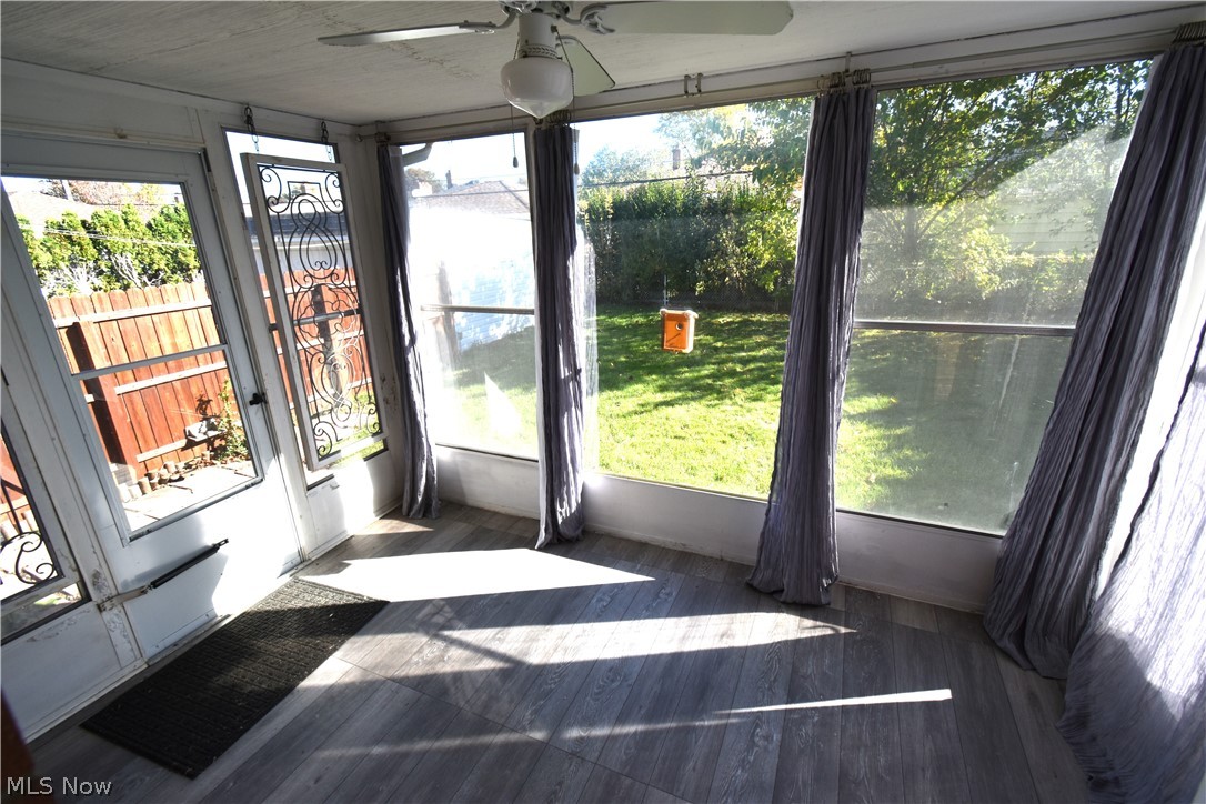 Rooss - Residential Lease