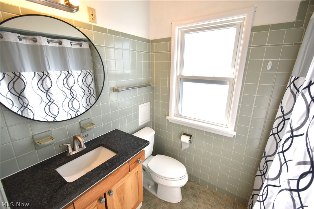 Rooss - Residential Lease