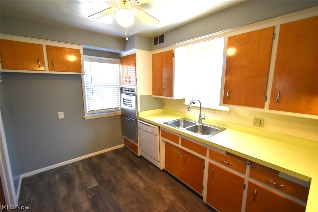 Rooss - Residential Lease