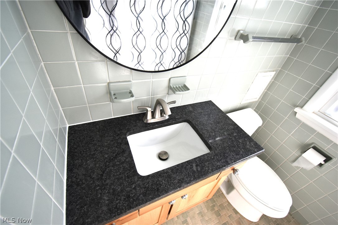 Rooss - Residential Lease