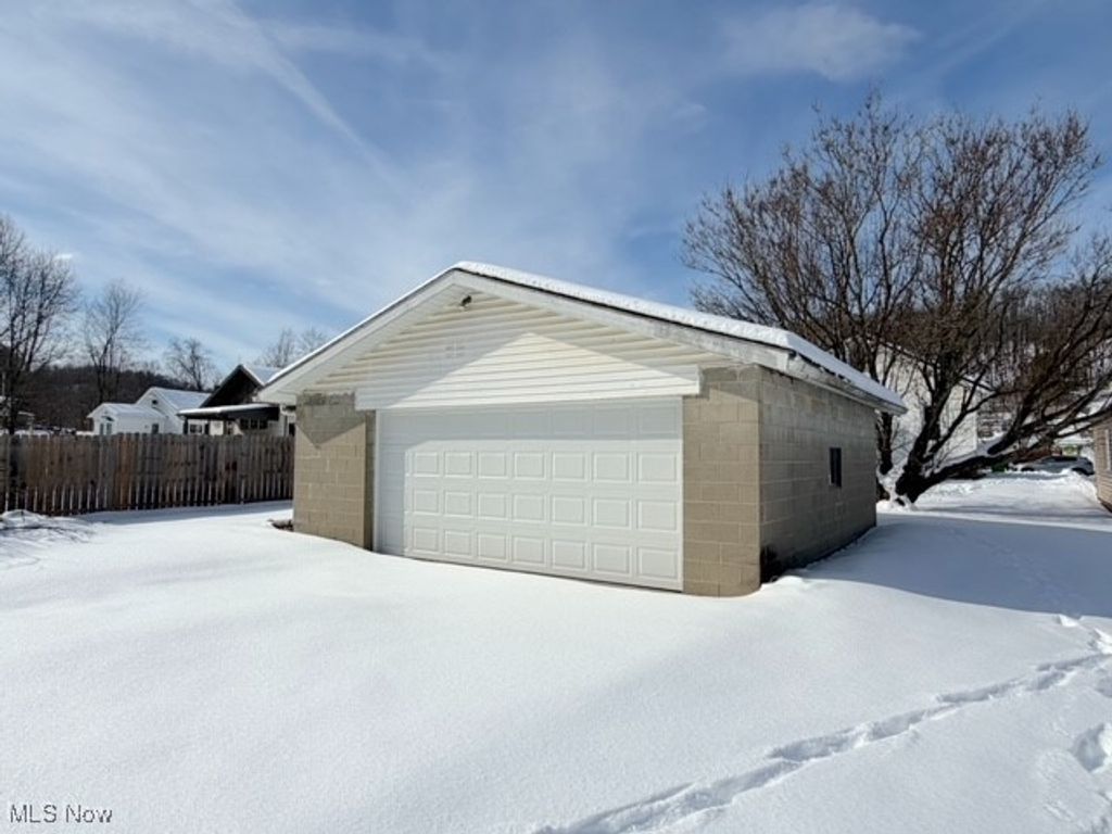 Photo of 335 Packer Street, Uhrichsville, OH 44683 (MLS # 5183566)