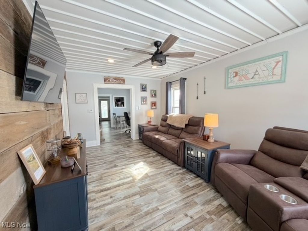 Photo of 335 Packer Street, Uhrichsville, OH 44683 (MLS # 5183566)