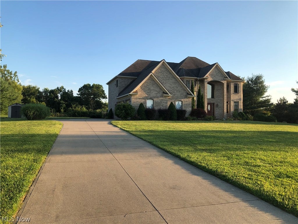 5168 Roxanne Lane