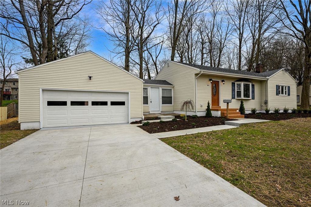 Photo of 439 Strader Road, Akron, OH 44305 (MLS # 5195103)