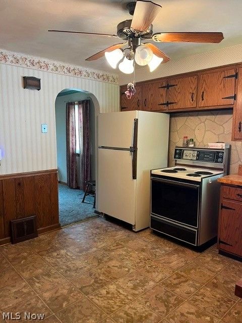 Tiny photo for 27 Woodland Drive, New Middletown, OH 44442 (MLS # 5221037)