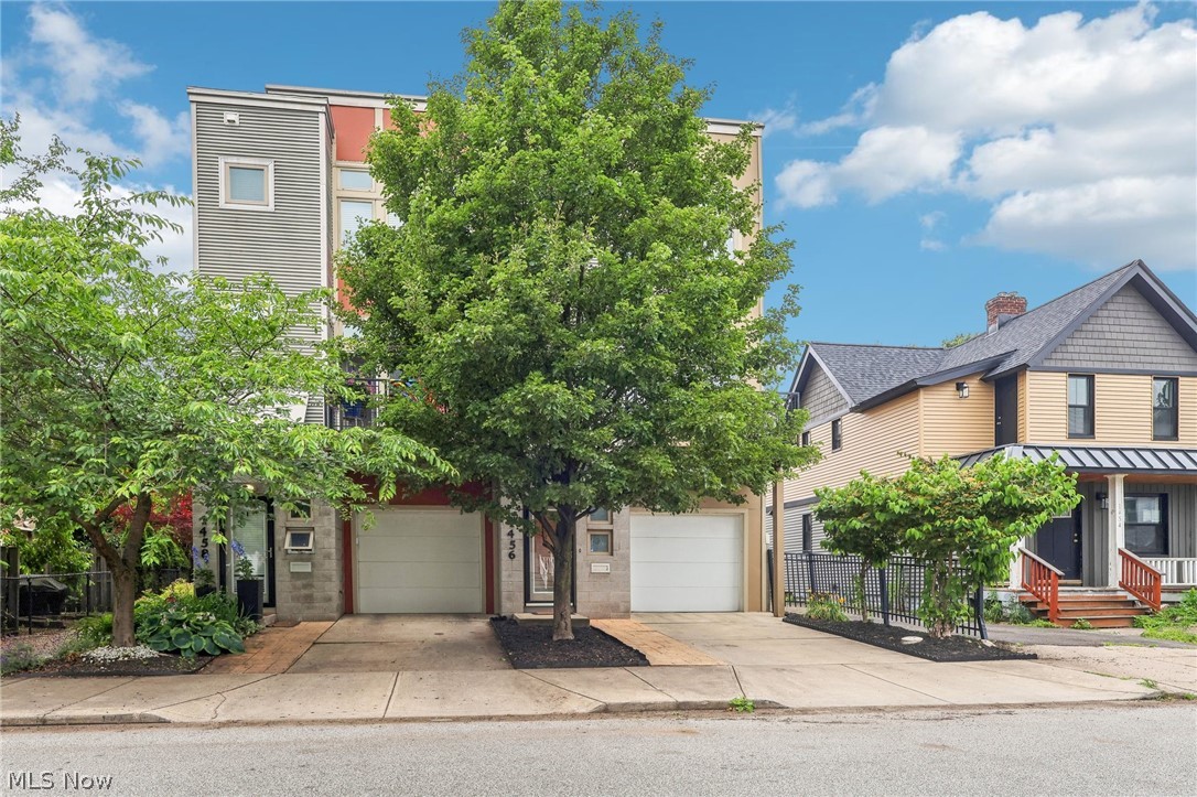 Franklin Ave Twnhms - Residential