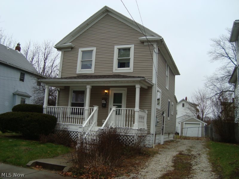 Bank Owned. Please review Broker's remarks. Colonial. 3 bedrooms. 1 full 1 half bath. Great opportunity. Bring your buyer!