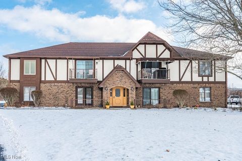 Homes For Sale - 852 Pearson Circle #3<br/> Boardman, OH 44512