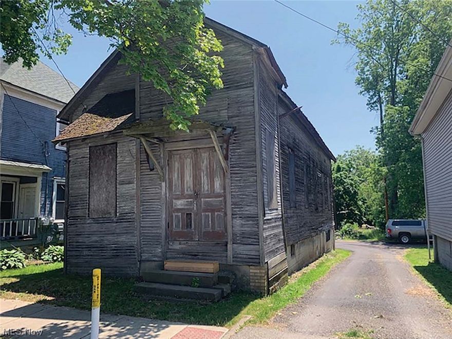 Online Only Auction - Fixer Upper – 1,326 Sq. Ft. Tool & Storage Building - ABSOLUTE AUCTION, all sells to the highest bidder online only. ONLINE BIDDING STARTS: Thursday – June 22, 2023 – 12:00 PM and ENDS: Thursday – June 29, 2023 – 5:00 PM. Early wood structure built in 1900, formerly African Methodist Episcopal church years ago. Gutted and being used for storage for years. Located next to 371 East Third St., Salem, OH. Will show by appointment, corner lot, alley at the rear, wood-sided, metal roof, concrete block foundation with basement. Wood floor on the main level. 50 X 23 with 6 X 9 enclosed entry. Electric service with water and sewer available. Check it out! REAL ESTATE TERMS: 15% down auction day, balance due at 30-day closing. A 10% buyer’s premium will be added to the highest bid to establish the purchase price. Any desired inspections must be made prior to bidding. All information contained herein was derived from sources believed to be correct. Information is believed to