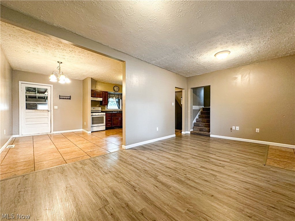 1432 Elm Road NE
