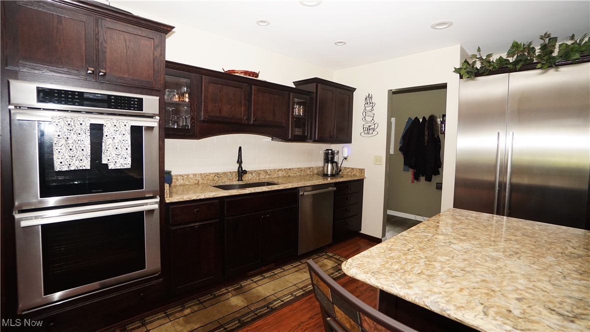 O H Green & Stone Greenwood Es - Residential