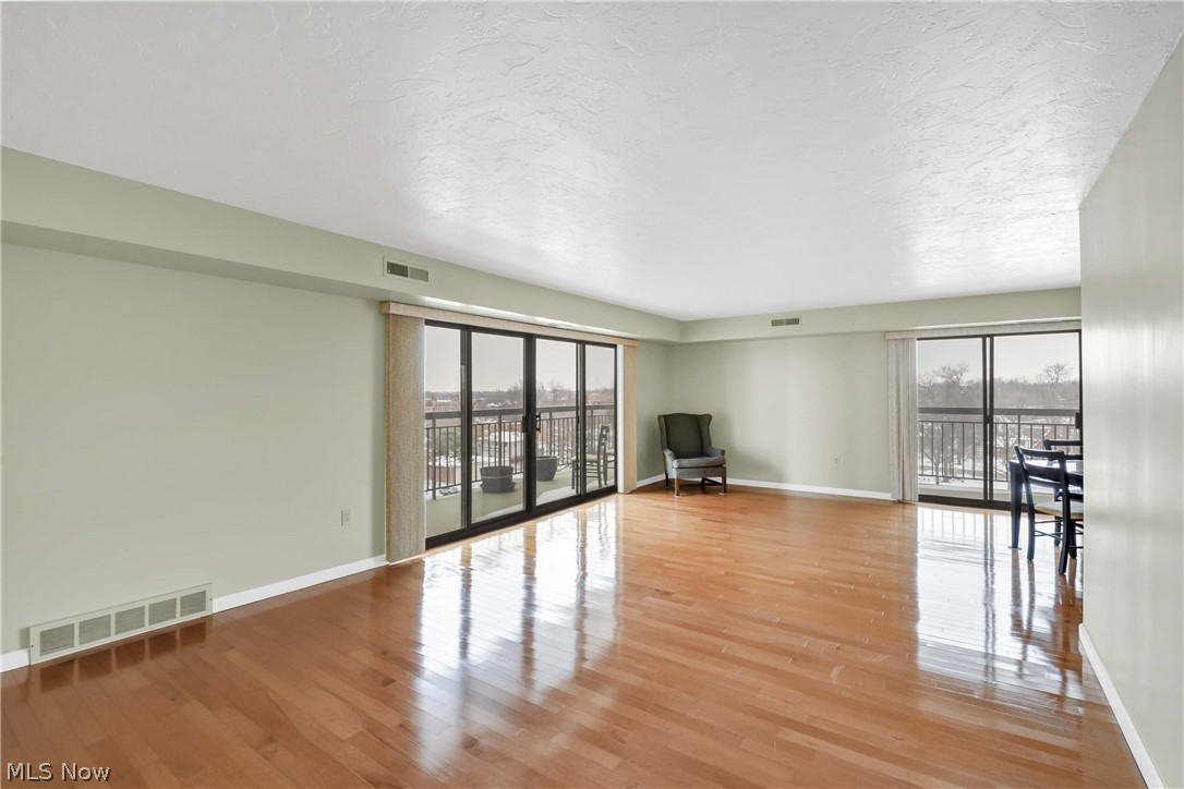 Meridian Condo - Residential