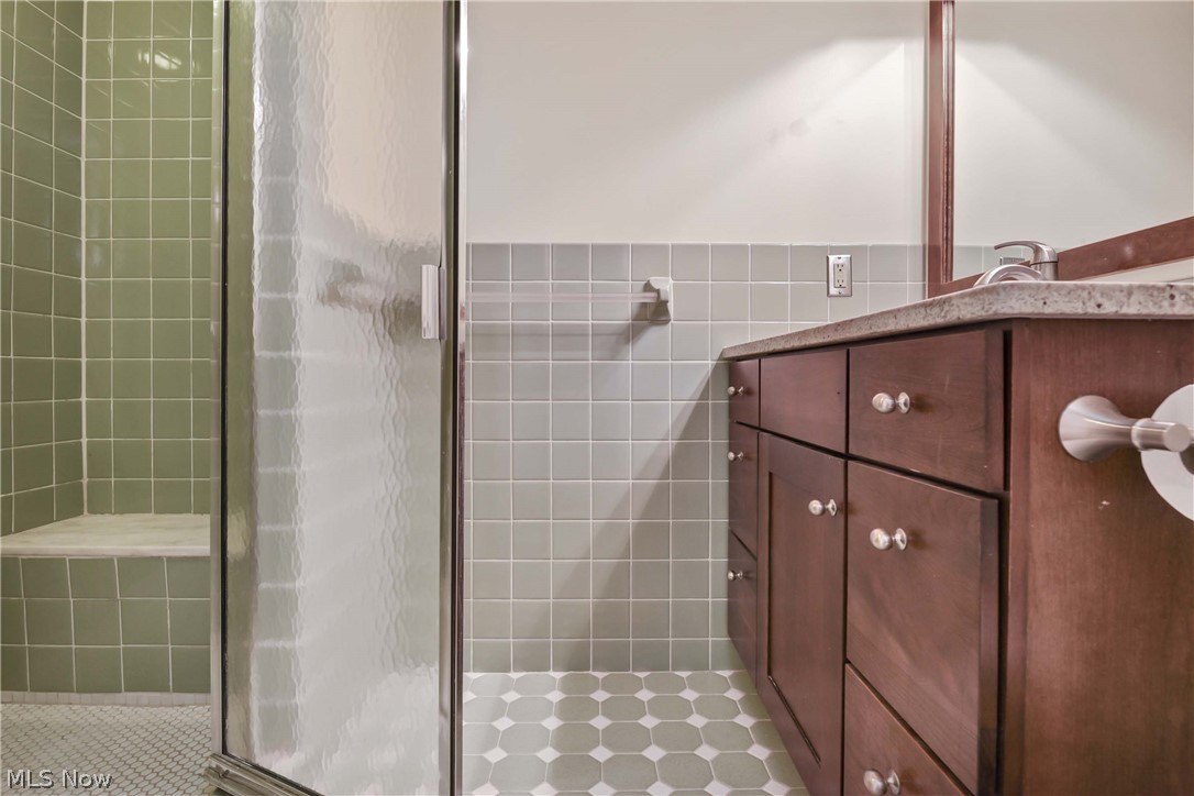 Meridian Condo - Residential