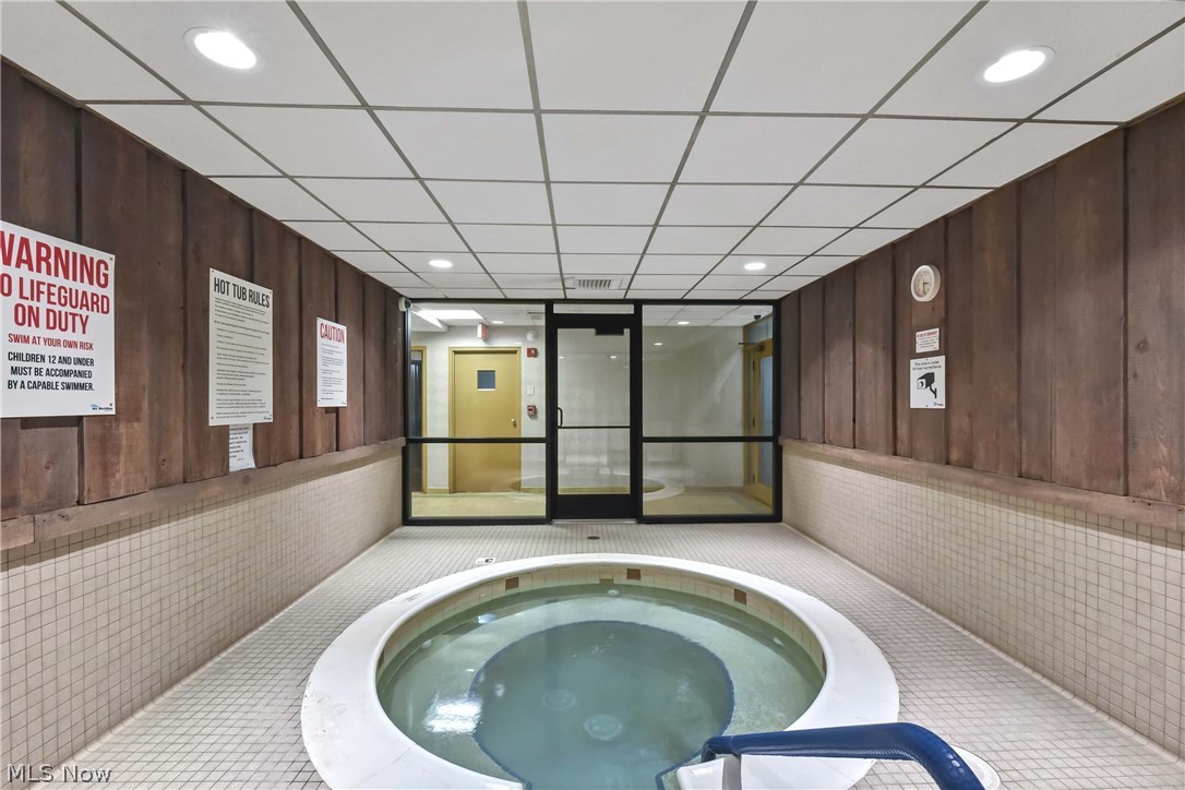 Meridian Condo - Residential