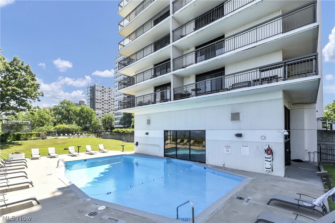 Meridian Condo - Residential