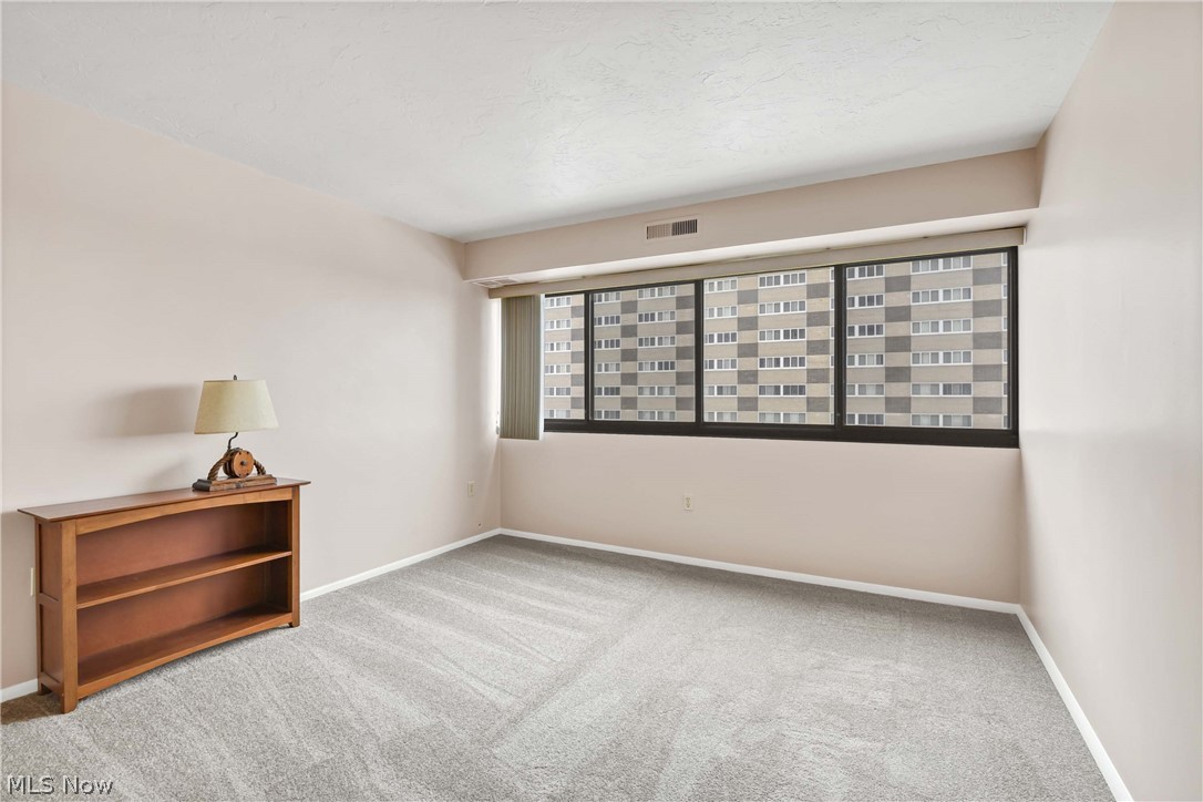 Meridian Condo - Residential