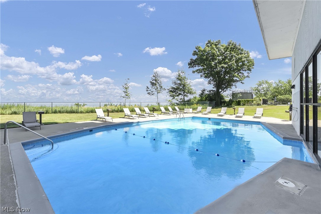 Meridian Condo - Residential