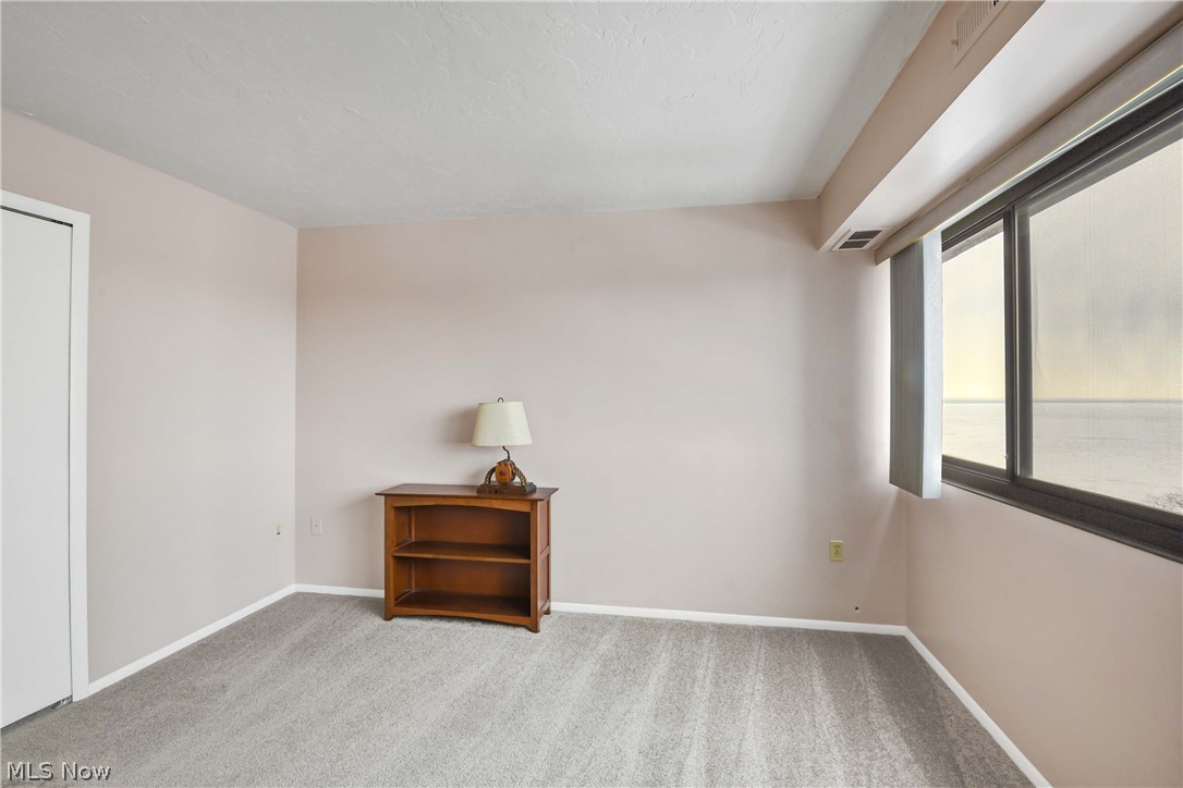 Meridian Condo - Residential