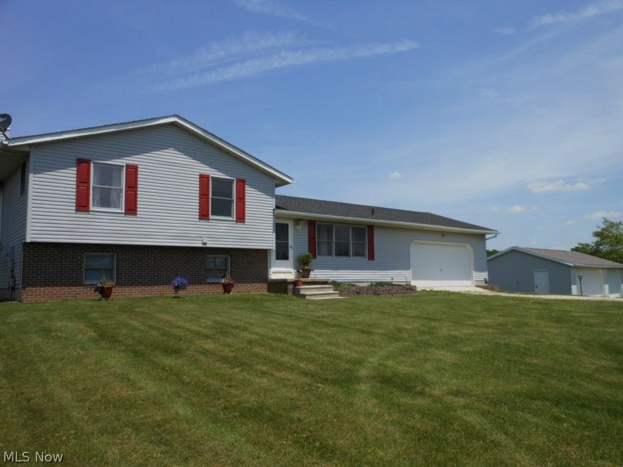 6 Acre, 4 Bedroom, 2 full bath home, 2 Car Attached Garage,  Family Room w/ FP, Open Floor Plan, DR w/sliders to Deck.  Additional 3 Car detached Garage.  Very well maintained home with lots of updates. MOTIVATED SELLER!!!