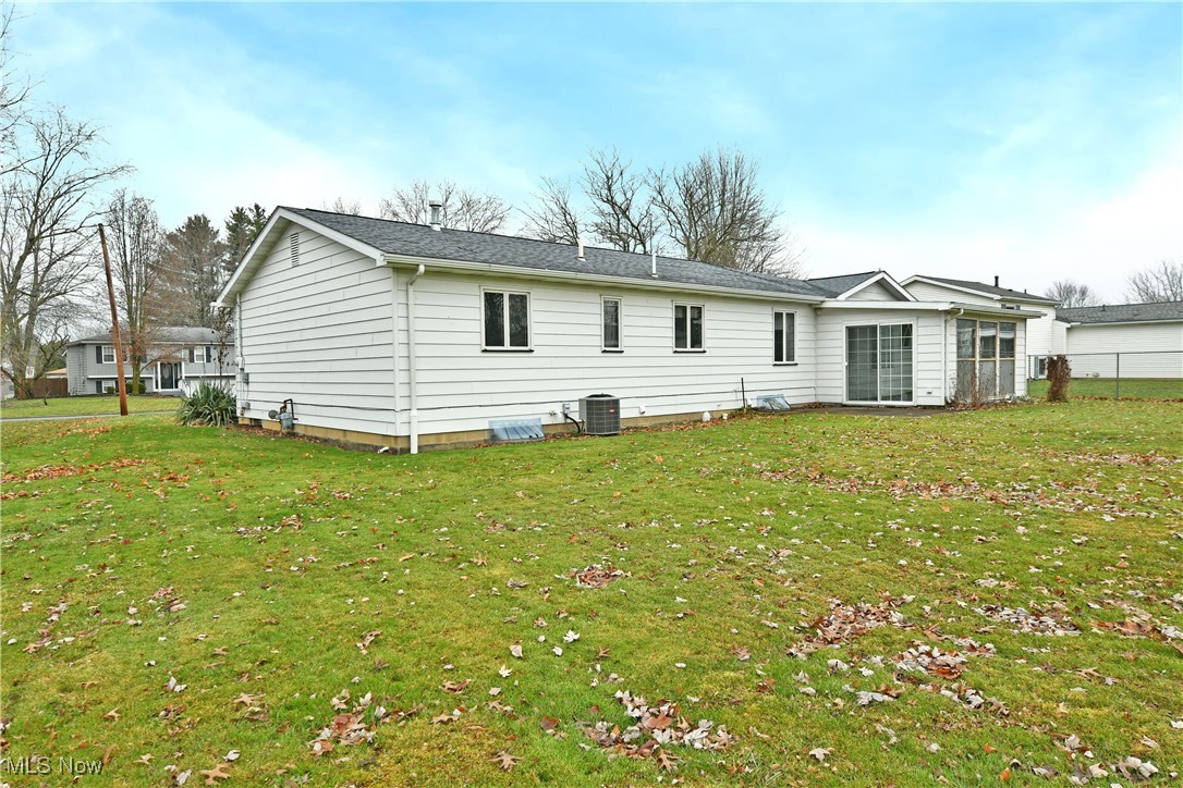 328 Orchard Lane, Cortland, Ohio image 47