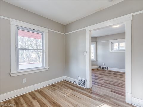 Tiny photo for 2923 E 120th Street, Cleveland, OH 44120 (MLS # 5187526)