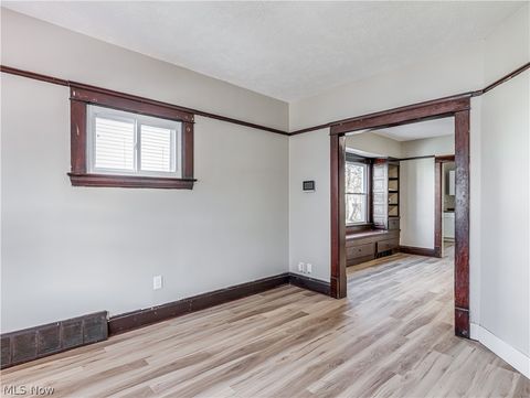 Tiny photo for 2923 E 120th Street, Cleveland, OH 44120 (MLS # 5187526)