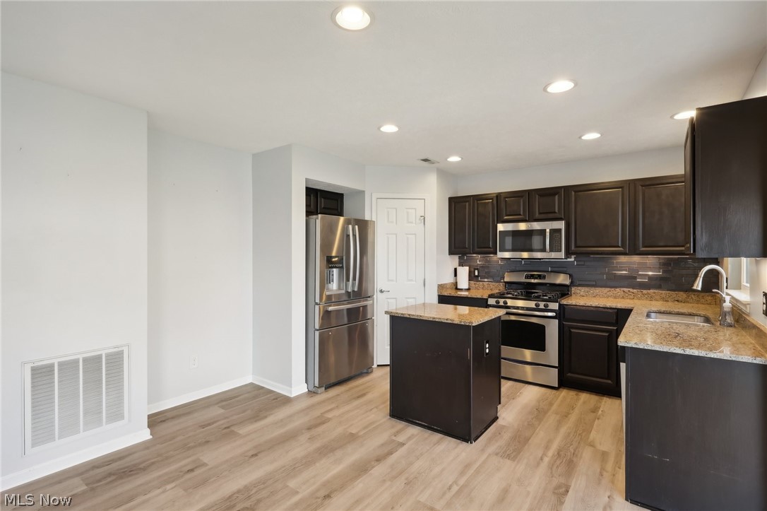 Stonegate/Waterbury 01 - Residential