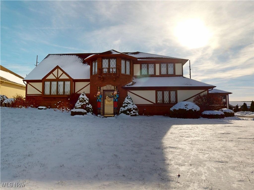 Photo of 910 Canal Street, Magnolia, OH 44643 (MLS # 5178013)