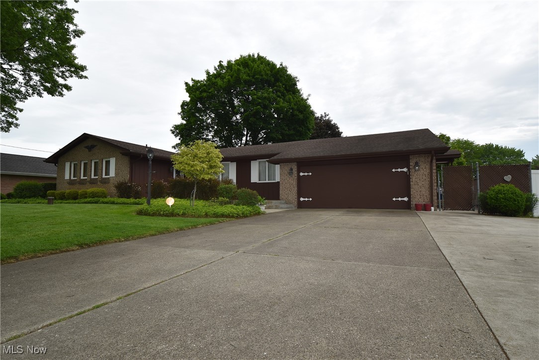 4481 Green Glen Drive, Canfield, Ohio image 3