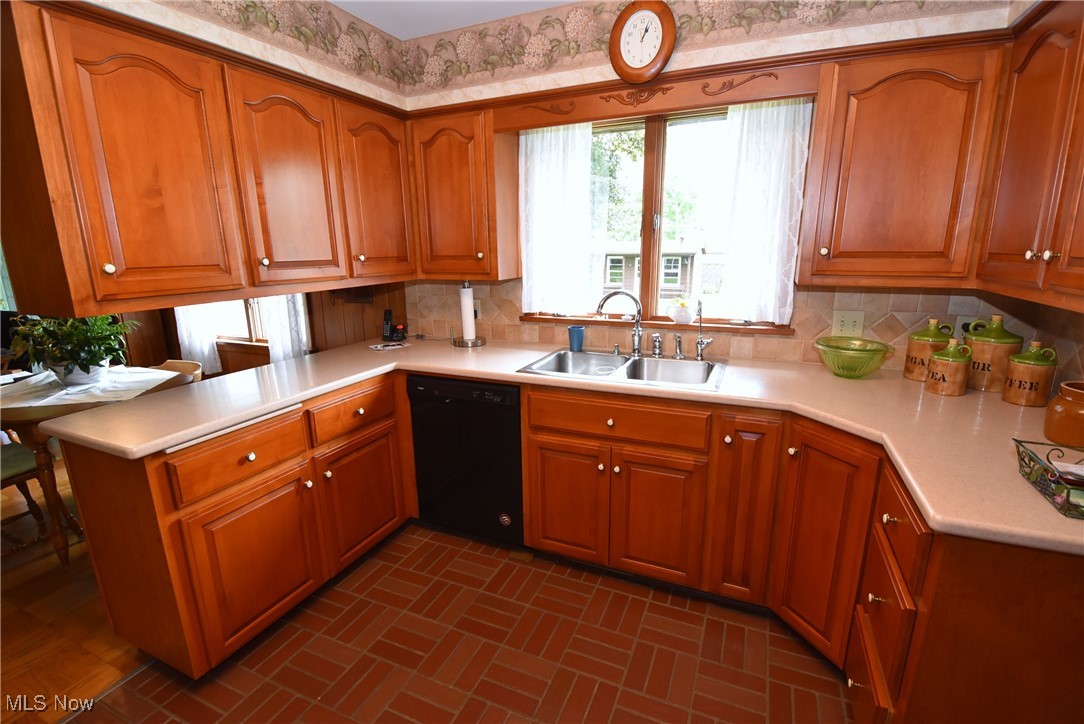 4481 Green Glen Drive, Canfield, Ohio image 6