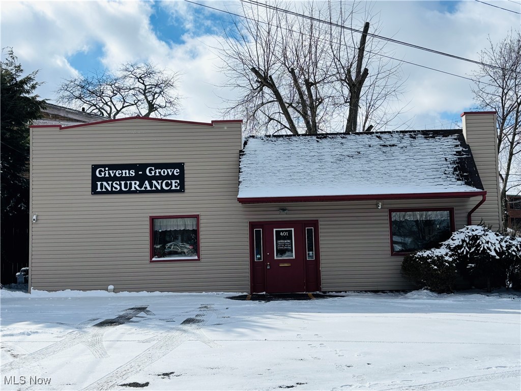 Great opportunity to own a multi-purpose commercial building. This property can also be converted to residential if you would prefer.
There are two large open areas in the center, a kitchen in the back, two bathrooms in the front of the building and a basement for storage. This building has new siding as of 2022, new parking lot done in 2018 and a new roof put on in 2015.
Contact me today for a showing!