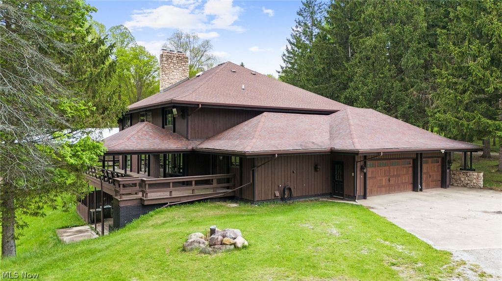 Photo of 9940 Chardon Road, Chardon, OH 44024 (MLS # 5208969)
