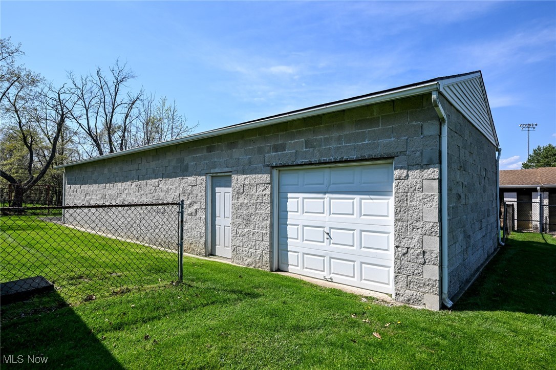 3626 Hazelbrook Street, Massillon, Ohio image 2