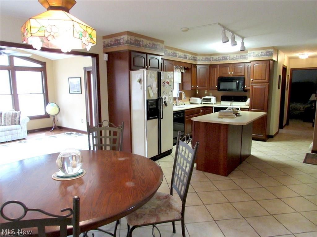 Horsefield Tr - Residential Lease