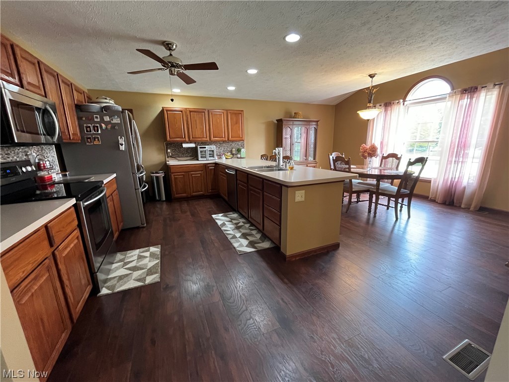 Ravinewood Acres - Residential